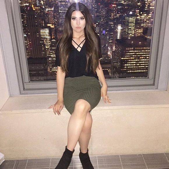 Olive mid skirt - Picture 2 of 4